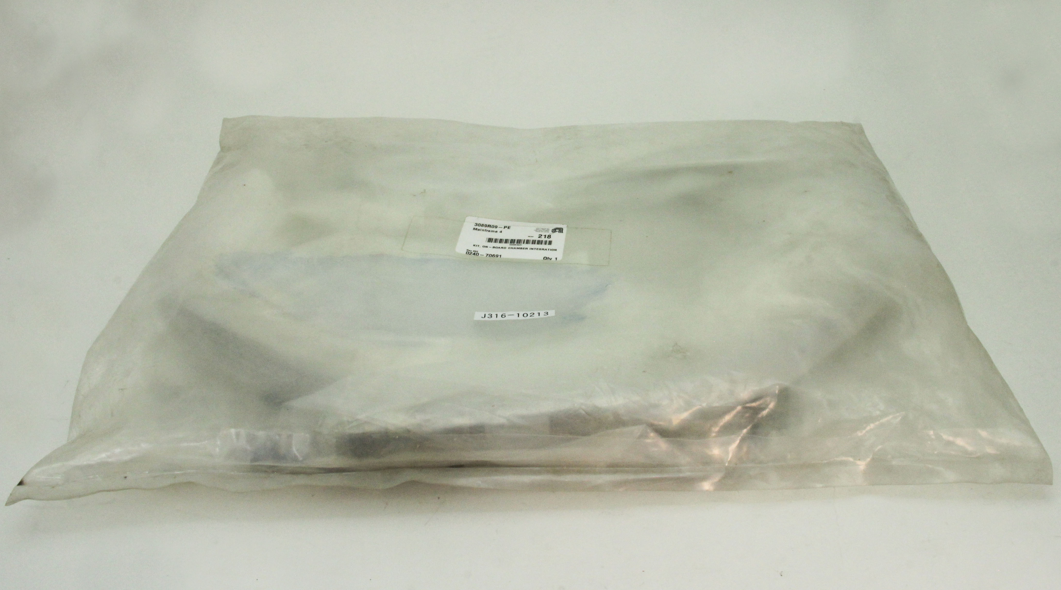 は　 10213 APPLIED MATERIALS KIT,ON-BOARD CHAMBER INTEGRATION (NEW